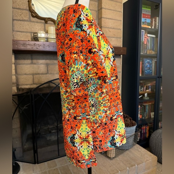 KUT From the Kloth Kaleidoscope Print High-Low Top - Small - Picture 4 of 10